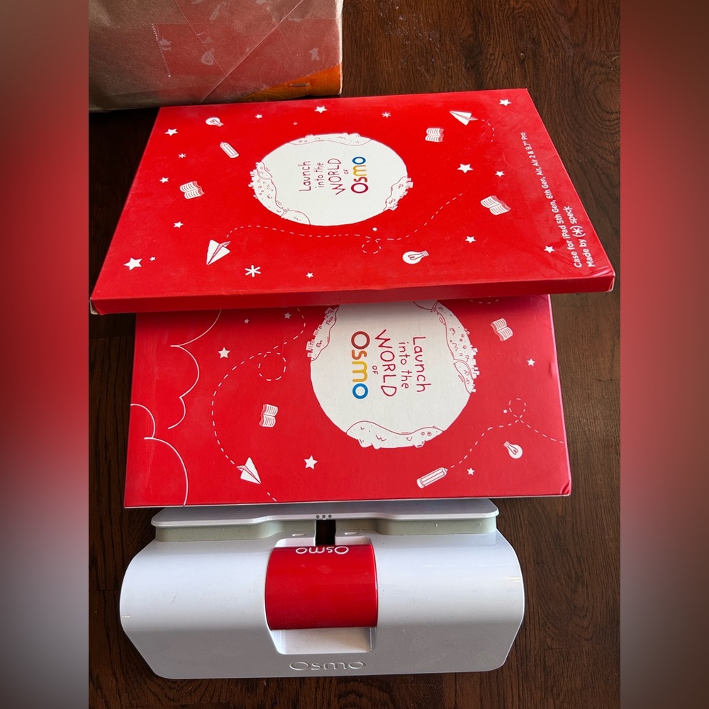 Osmo Set up + little GENUIS + Mindracers Game and ALL the extras going together